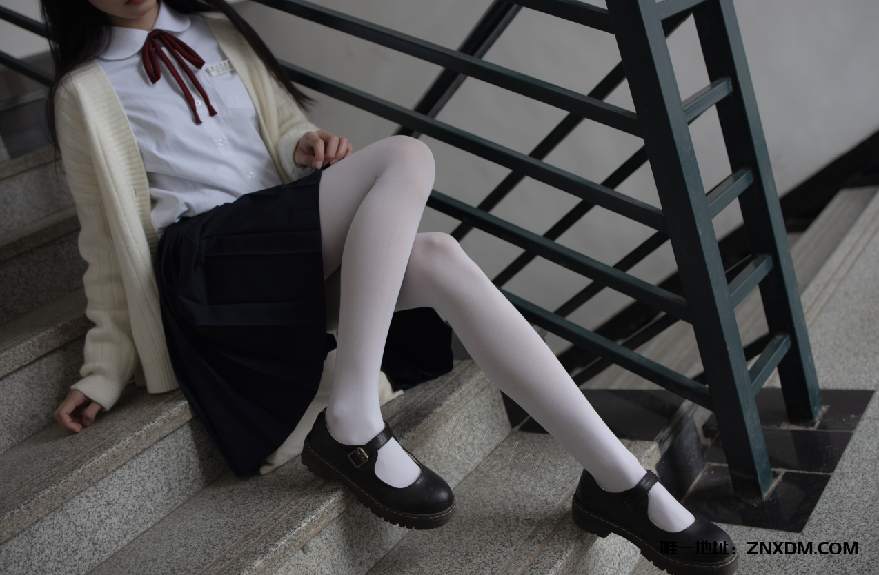 付费视频-森萝财团写真 – [JKFUN-001] 甜米 纯纯的白丝学妹