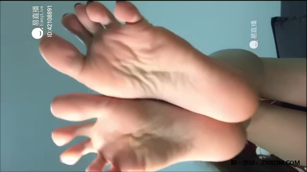 超精彩视角美腿美脚POV 裸足玩鞋-Asian girl's feet and soles (barefoot and shoeplay)-XDM