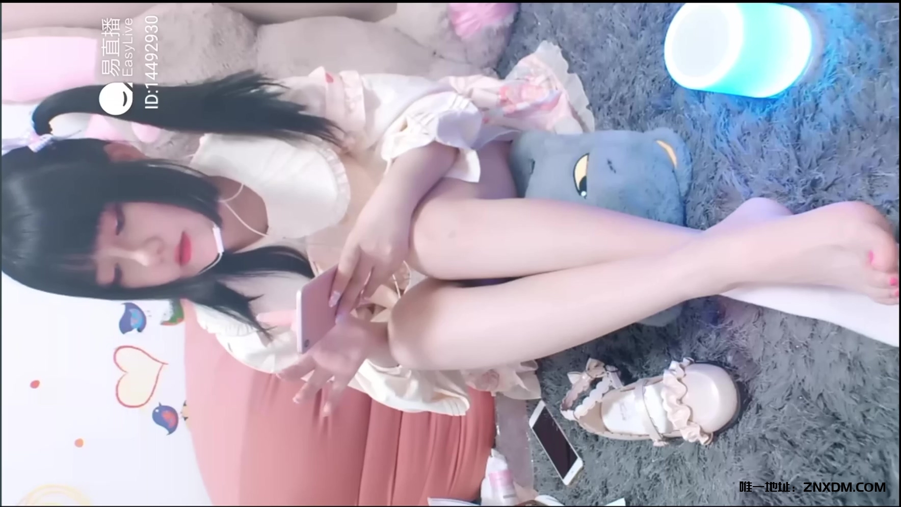 洛丽塔美少女富江秀美脚 裸足-Asian girl’s feet and soles (barefoot)-XDM
