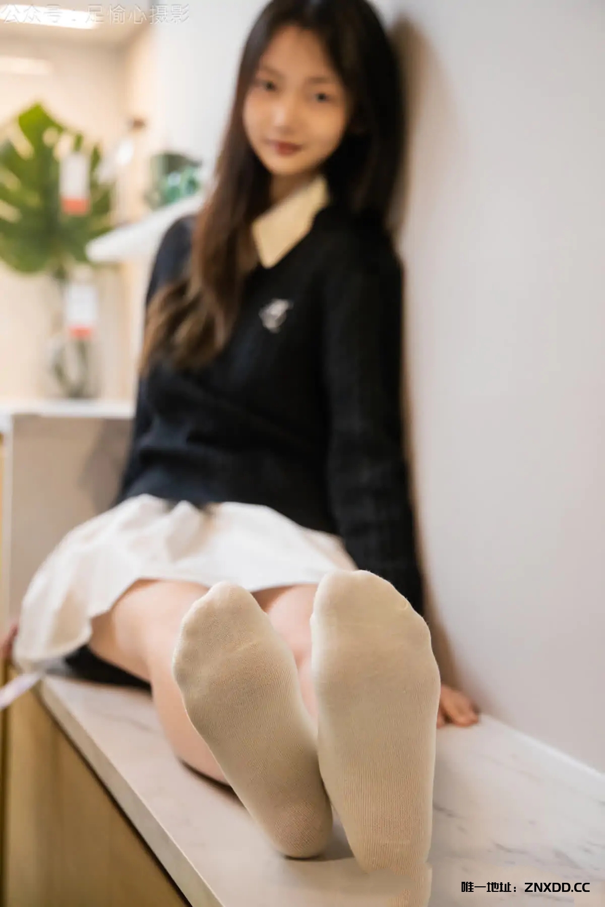 图片[19]-挖到宝了！👣这个足部写真太绝了，氛围感拉满！足愉心 – 少女美足美图视频12期[148G-2025.11]-XDM