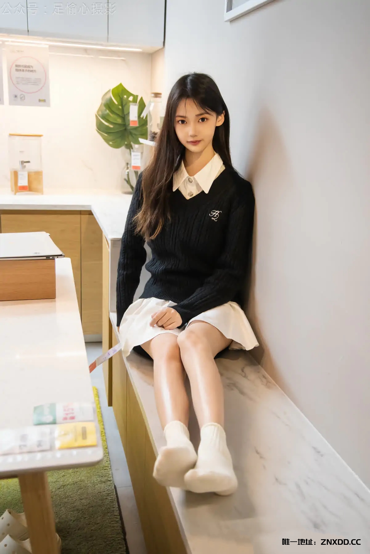 图片[17]-挖到宝了！👣这个足部写真太绝了，氛围感拉满！足愉心 – 少女美足美图视频12期[148G-2025.11]-XDM