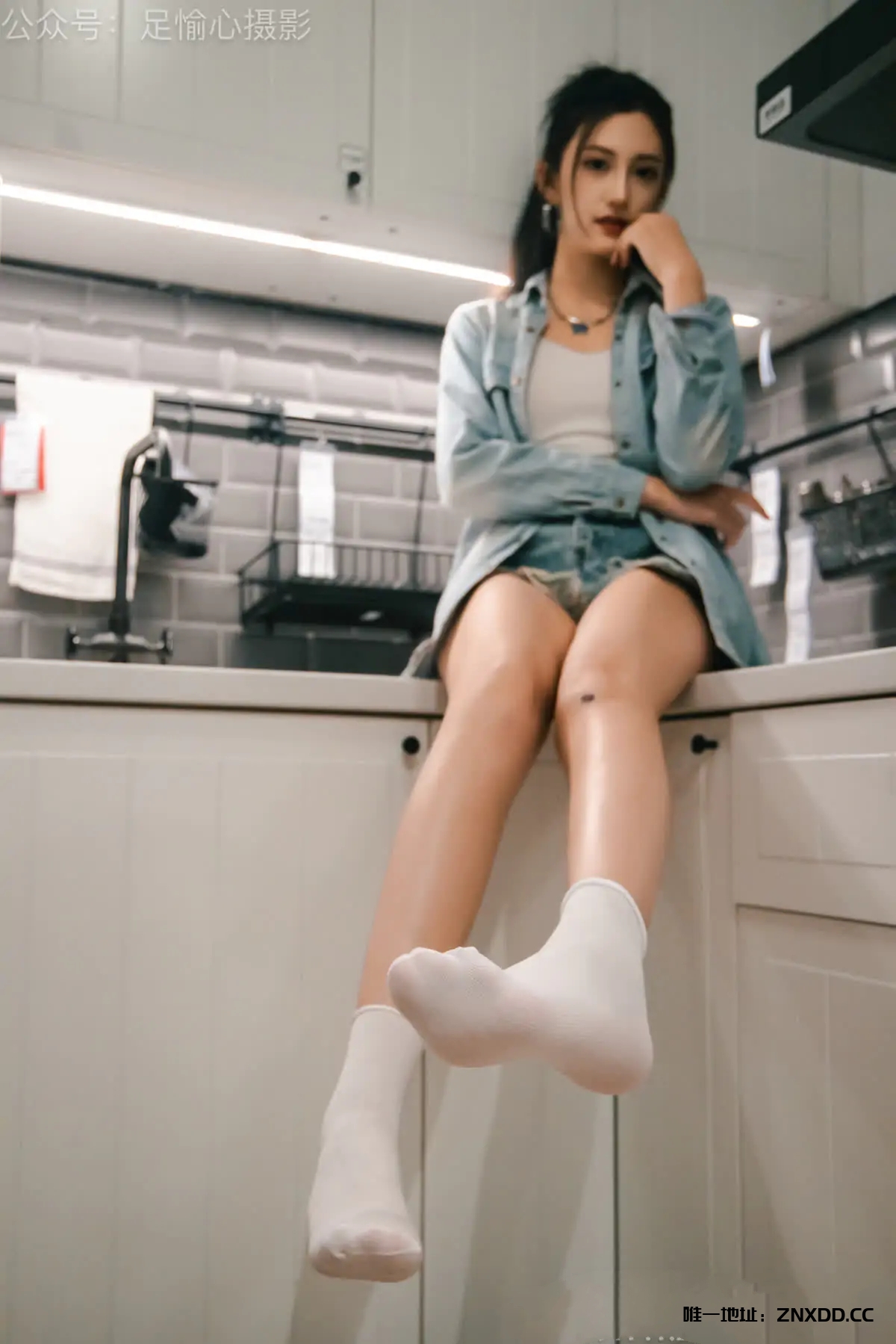 图片[4]-挖到宝了！👣这个足部写真太绝了，氛围感拉满！足愉心 – 少女美足美图视频12期[148G-2025.11]-XDM