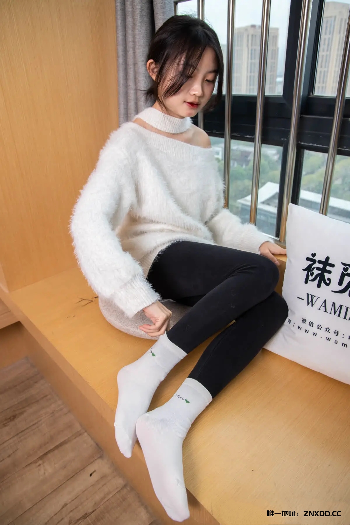袜觅社 – 美足美图视频12期[35G-2026.10新发]-XDM
